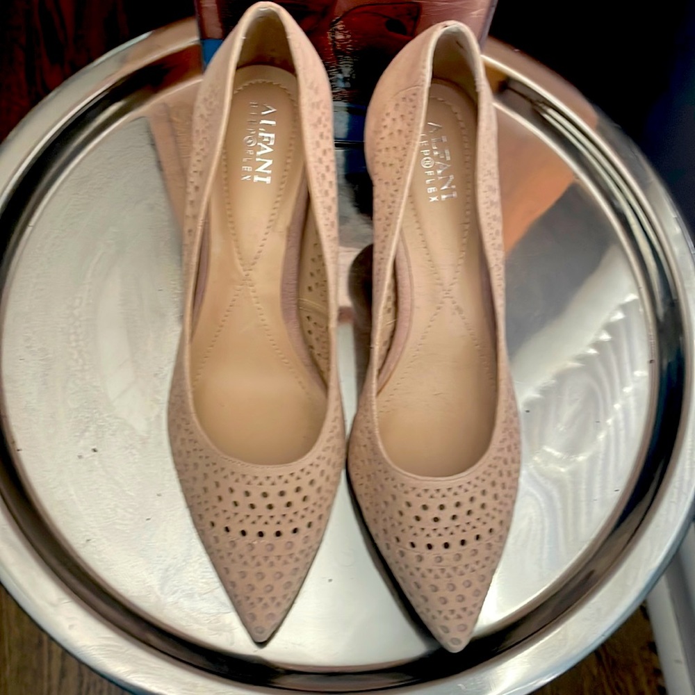 Alfani Jeules Leather pointed Toe pumps. Blush pink, never worn.